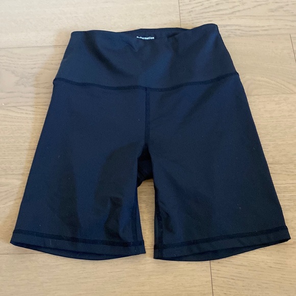 NWOT Reformation eco moves bike short - Picture 4 of 6
